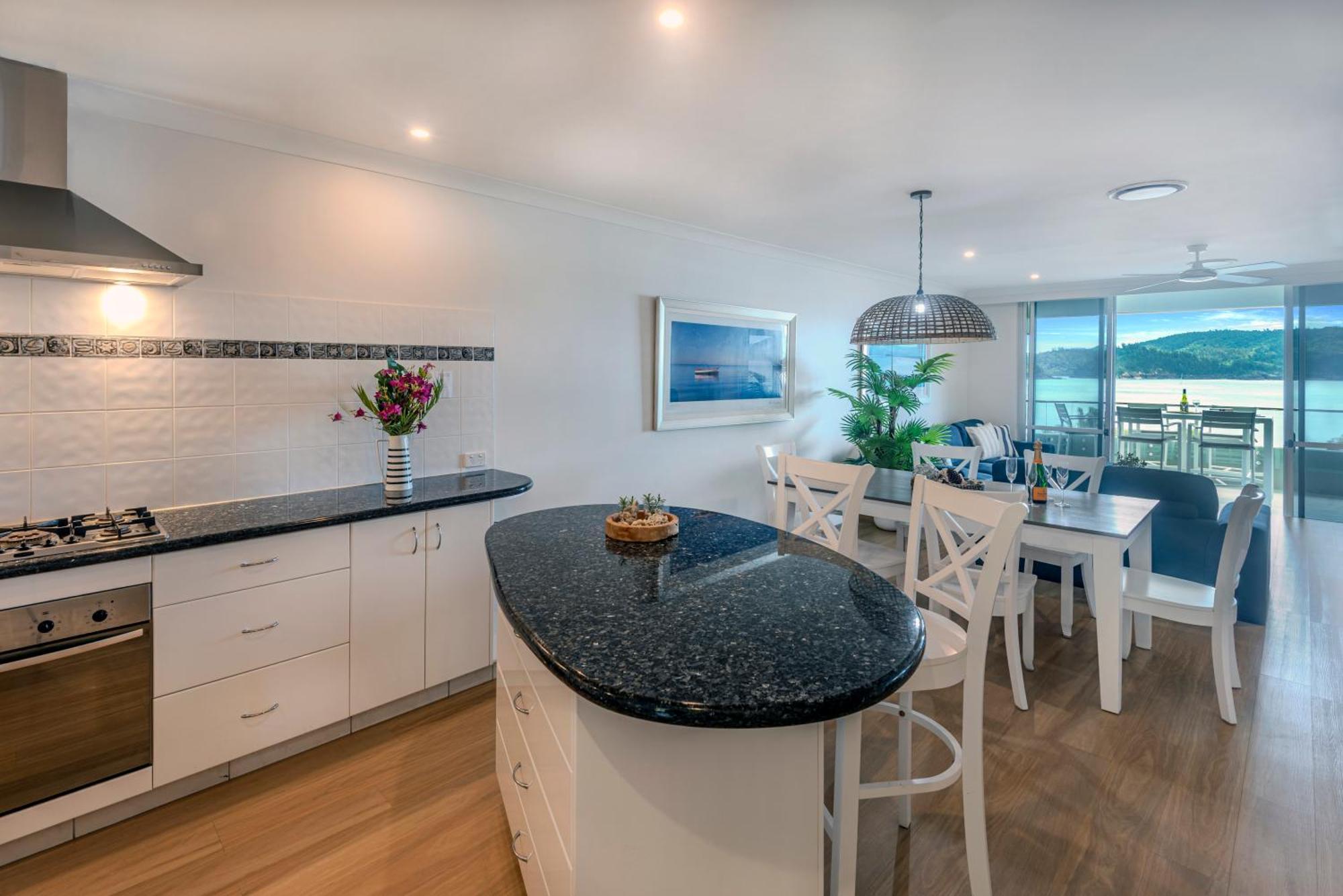 Lagoon Beachfront Lodge 202 On Hamilton Island By Hamorent Exterior photo