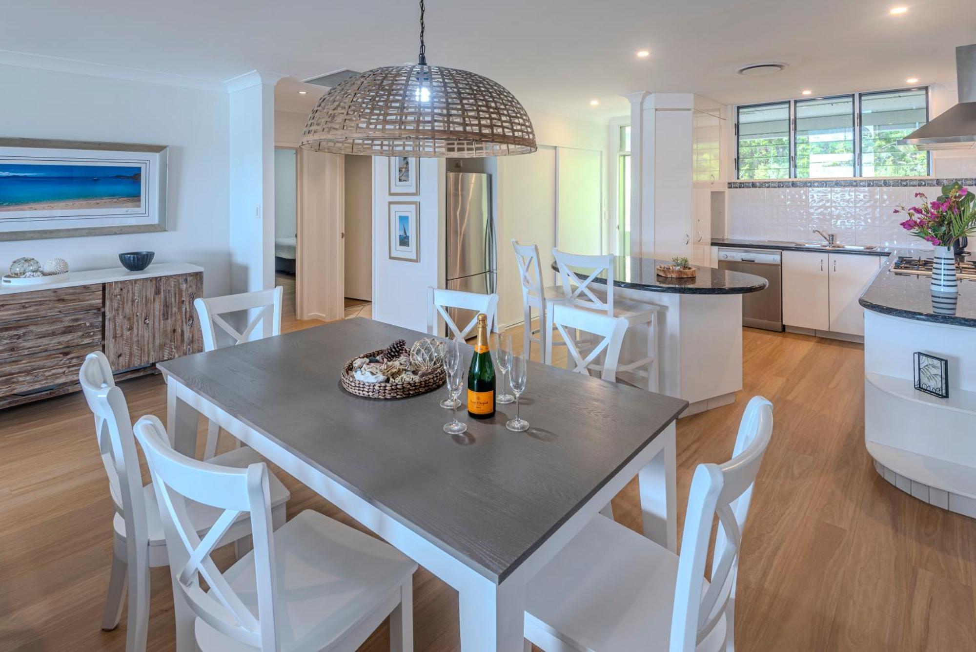 Lagoon Beachfront Lodge 202 On Hamilton Island By Hamorent Exterior photo